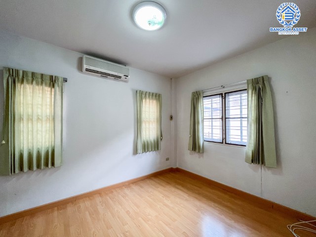 *****บ้านแฝดมือสองย่านนนทบุรี ม.บุรีรมย์ วงแหวนฯ-ปิ่นเกล้า (ซ.วัดพระเงิน) เนื้อที่ 37.1 ตร.ว. ฟังก์ชัน 3 ห้องนอน 2 ห้องน้ำ 1 ที่จอดรถ แถมฟรี! 2 เครื่องปรับอากาศ, 2 เครื่องทำน้ำอุ่น บนทำเลดี ใกล้เซ็นทรัลเวสต์เกต รถไฟฟ้าสายสีม่วง "สถานีตลาดบางใหญ่" และทางด่วน "ศรีรัช"